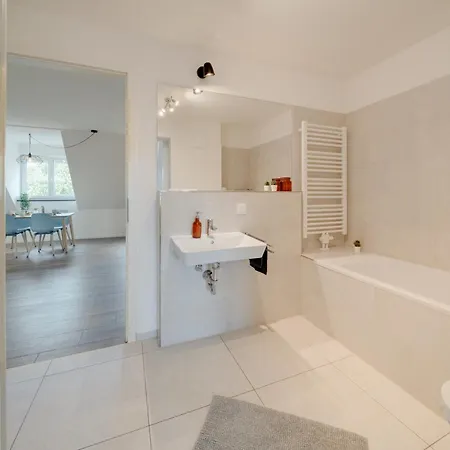 Neu-luxus Apartment-zentral 350m Altstadt-2zi-65qm Apartment *