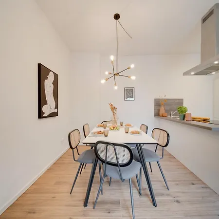 Neu-luxus Apartment-zentral 350m Altstadt-2zi-65qm